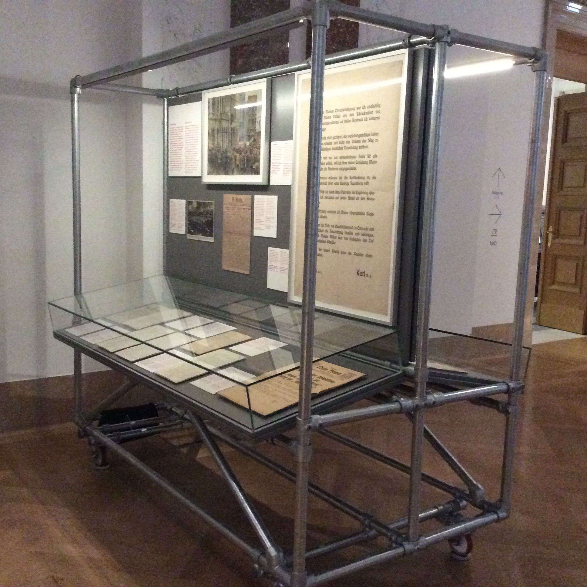 Haus der Geschichte mit Kee Klamp Rohrverbinder Ausstellung